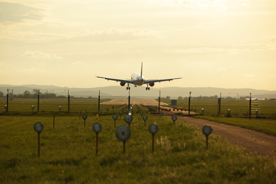2014_08_12 | 19:20 | přistání na letišti Brno